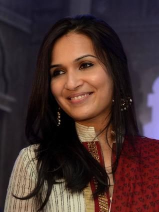 Soundarya Confirms Her Next, No Dhanush In The Movie