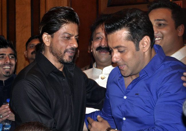 Salman to Host Special Screening of Bajrangi Bhaijaan for SRK