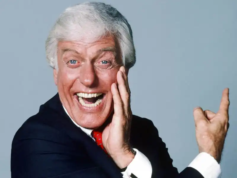 Dick Van Dyke Complains Nobody Told Him That His Accent Was Pathetic In 'Mary Poppins'