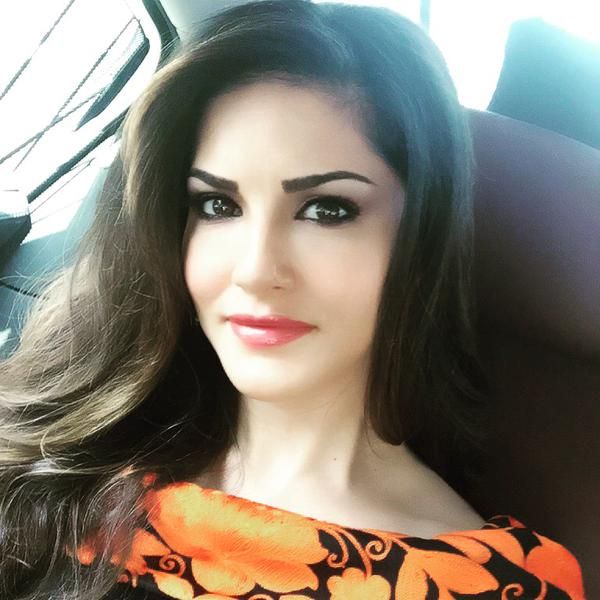 Sunny Leone Thinks She Still Doesn’t Completely Fit In Bollywood