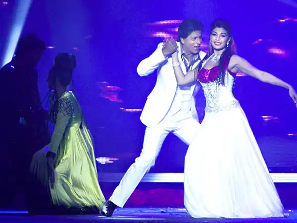 Saif And Shah Rukh Are Thorough Gentleman: Jacqueline Fernandez