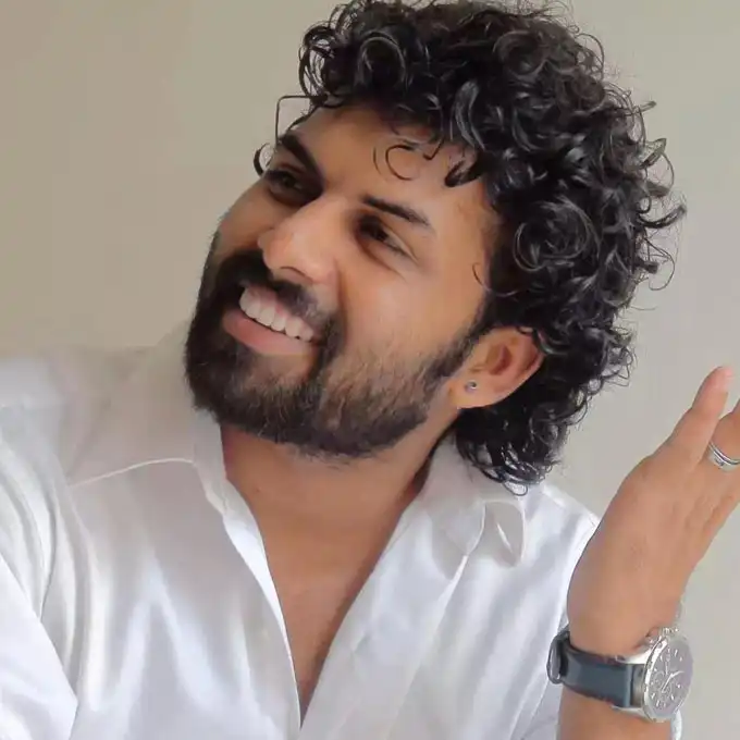 Sunny Wayne Spotted Shooting For ‘Pokkiri Simon: Oru Kadutha Aaradhakan’ In Trivanrdum