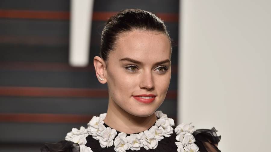 Daisy Ridley Went Through Therapy To Cope With Crippling Fame