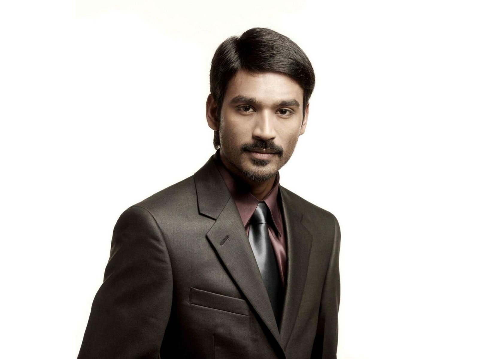Dhanush Donates Money To 125 Agricultural Families