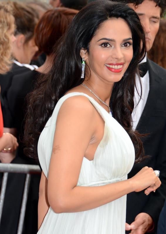 Mallika Sherawat Shares Good Time With Monica Bellucci