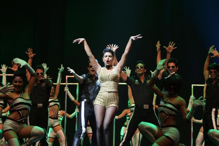 This Is How Much Priyanka Chopra Charges Per Minute For A Stage Performance?