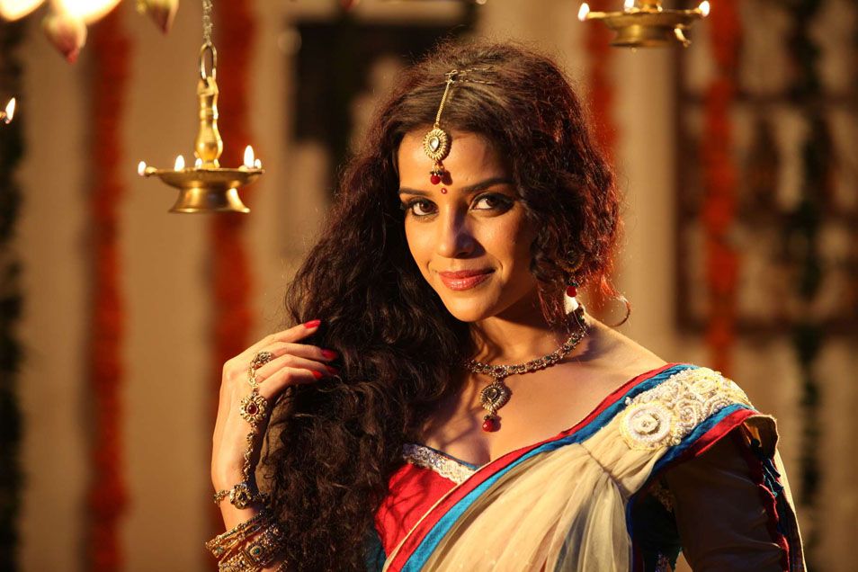 Kollywood Diva Pia Is Amazed By The Response Of ‘Abhiyum Anuvum’