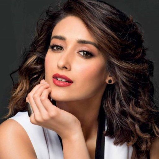 I Have No Friends In Bollywood, My Friends Are From Outside The Industry: Ileana D'Cruz
