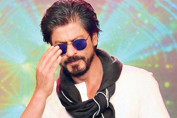Shah Rukh Khan Confesses Of Being A Professional Liar