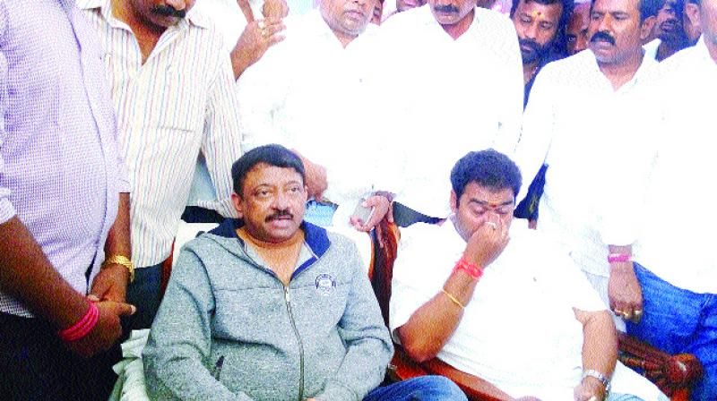 Ram Gopal Varma Not Related To Any Political Party