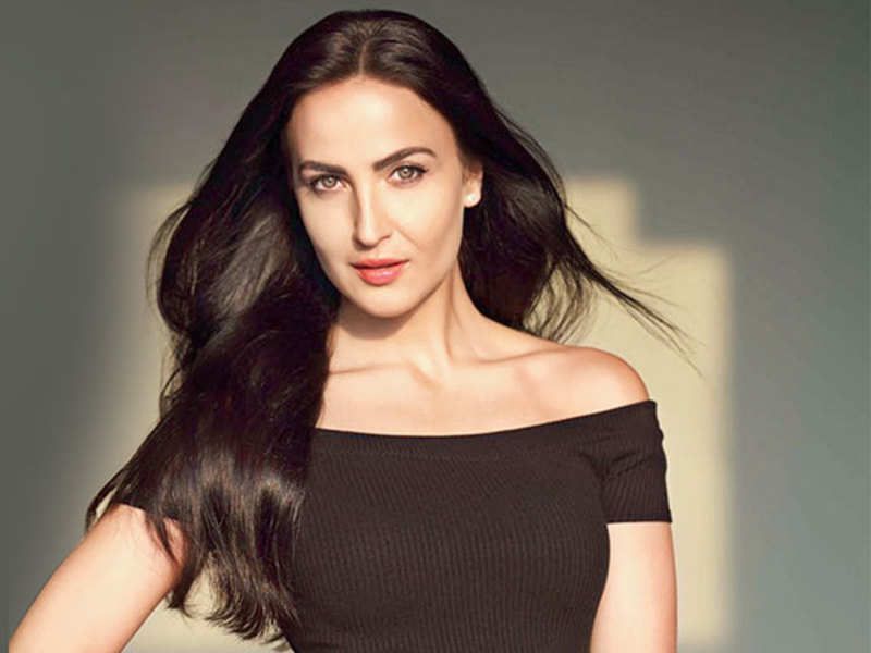 Actress Elli Avram Reveals How Directors Asked Her To Sleep With Them And Constantly Bullied Her