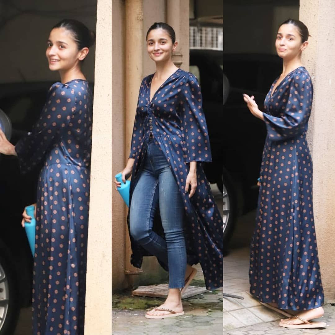 Alia Bhatt’s Basic Jeans And Kurta Is Perfect For Days When Breezy Etnnic Is On Your Mind
