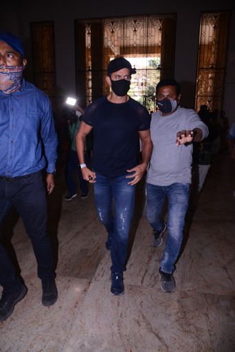 Hrithik Roshan Arrives At Crime Intelligence Unit To Record Statement In Online Impersonation Case Involving Kangana Ranaut