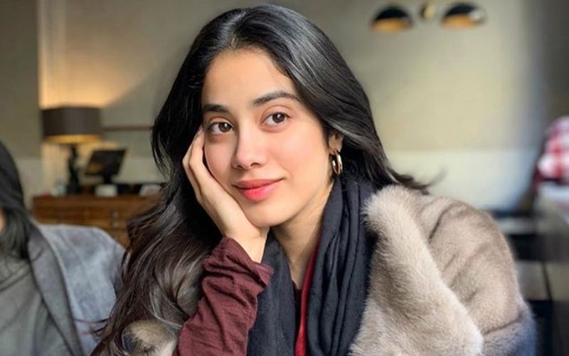 Internet Applauds Janhvi Kapoor’s Kind Gesture As She Borrows Money From Her Driver To Help a Street Child