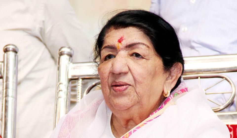 Lata Mangeshkar Returns Home After 28 Days Stay At The Hospital, Takes To Twitter To Thank Well Wishers