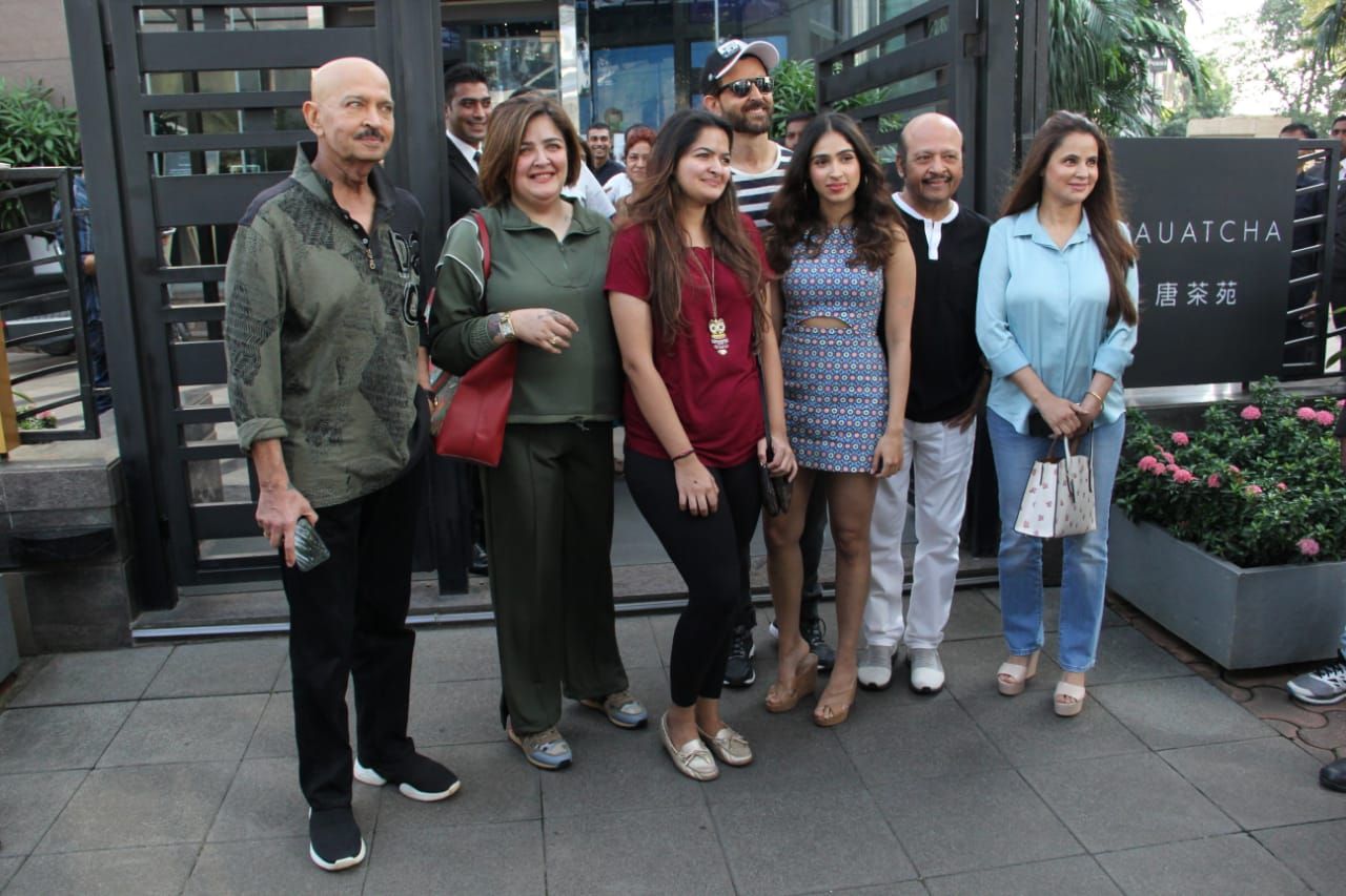Hrithik Roshan’s Sister Sunaina Roshan Makes A Rare Appearance With Family For Sunday Lunch, Is Everything Good In The Hood Finally?
