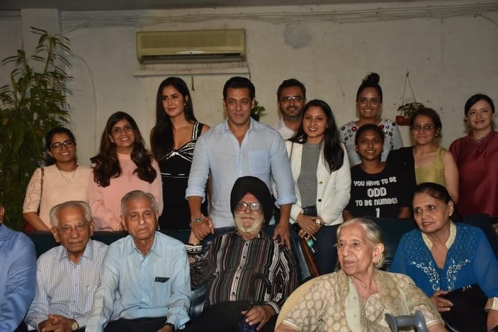 Salman Khan And Katrina Kaif Meet The Families That Witnessed The 1947 Partition At A Special Screening Of Bharat