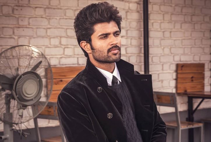 Vijay Deverakonda Irritated After Netizens Laud Parvathy For Calling Arjun Reddy Misogynistic, Actor Says 'Dislike That People Are Celebrating At My Cost'