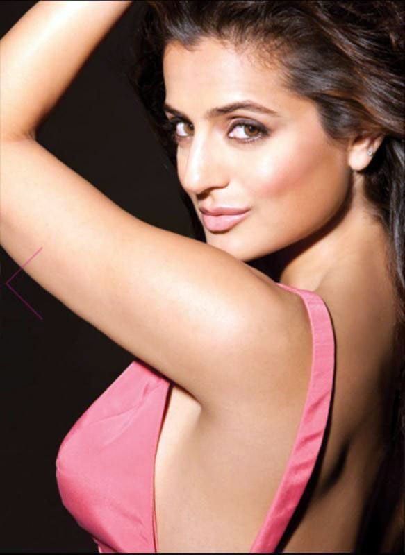 Ameesha Patel bruised, falls down from stairs
