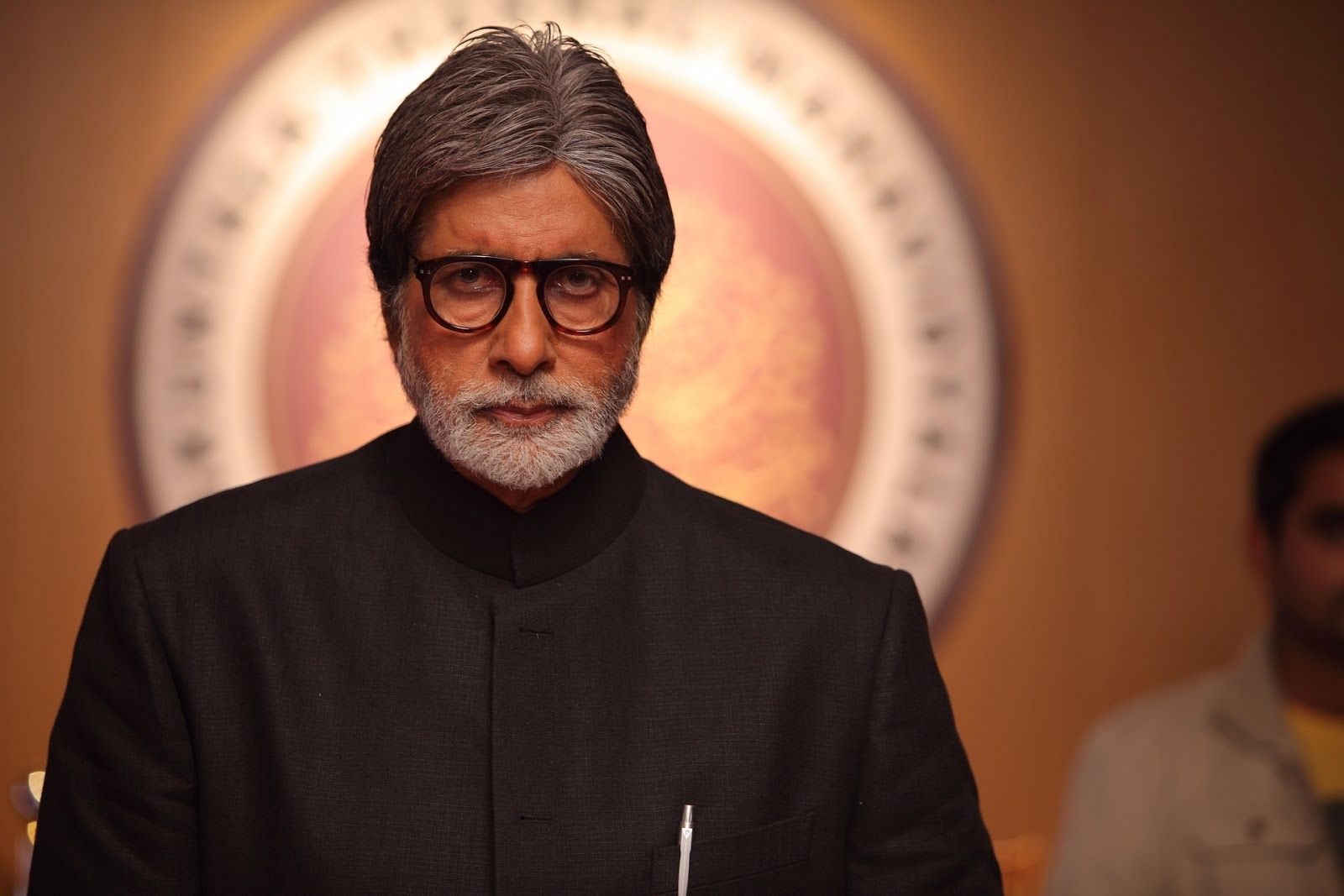 Amitabh Bachchan gets more of cop protection around his house
