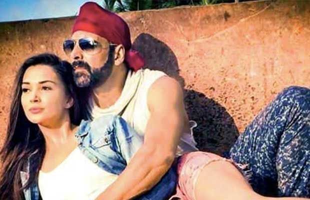 First look: Akshay Kumar romancing Amy Jackson in Singh Is Bling