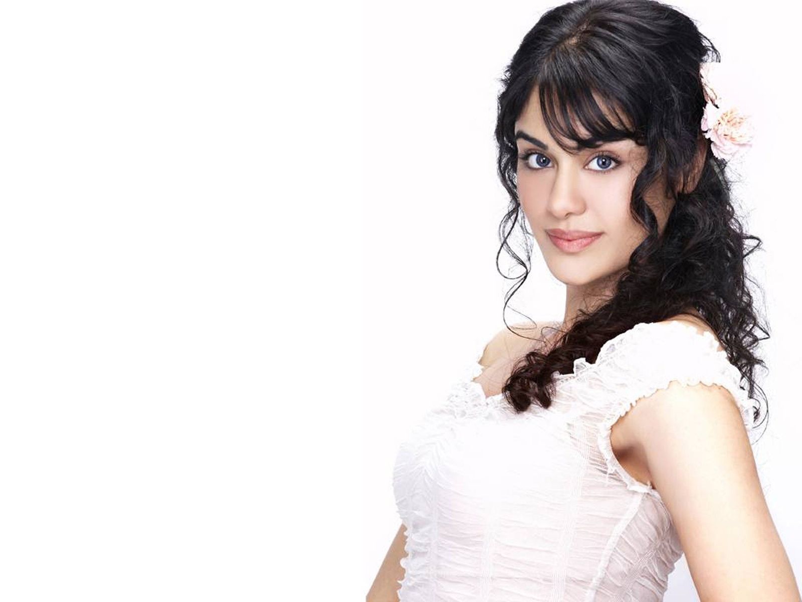Adah Sharma excited about her Sandalwood debut