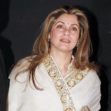 Dimple Kapadia and Anita Advani to settle their issues outside the court?