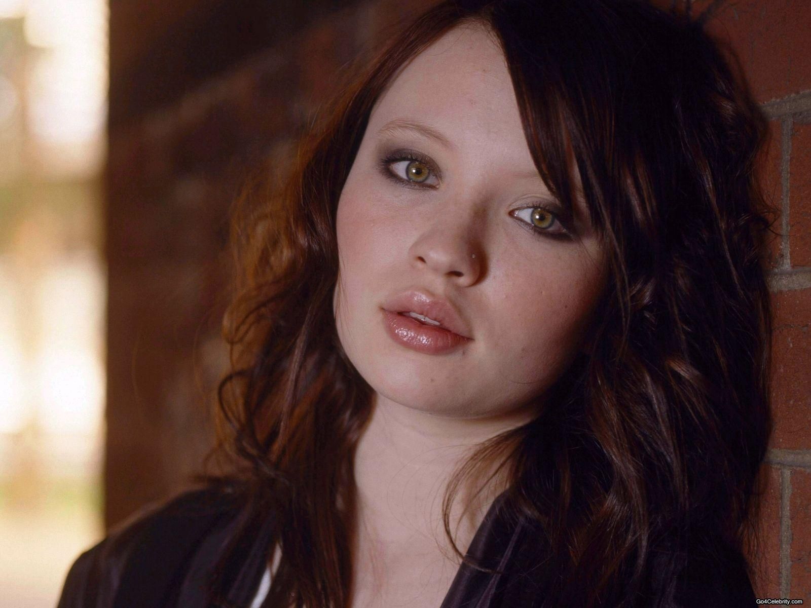 Brian Helgeland in discussions with Emily Browning for Legend
