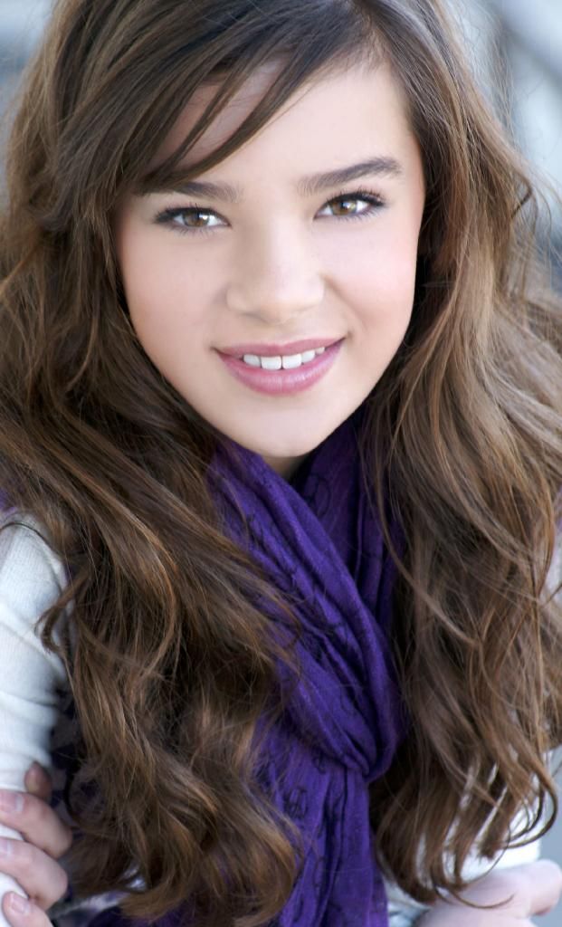 Hailee Steinfield suffered from bullying in her middle school days?