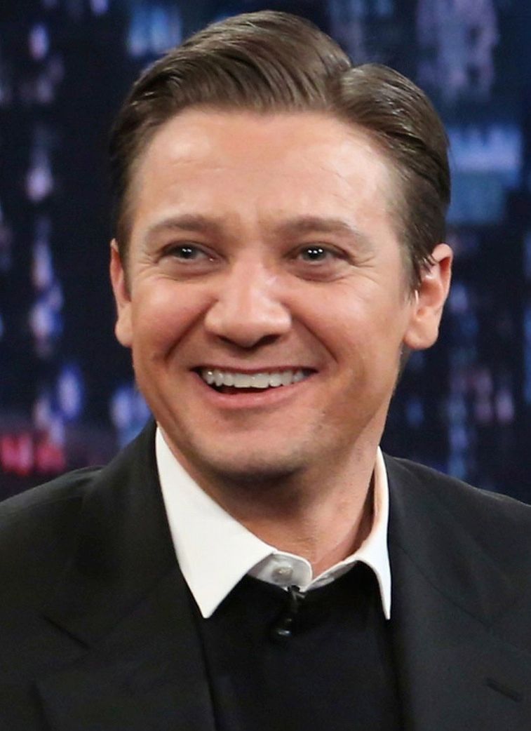 Jeremy Renner becomes a first-time dad