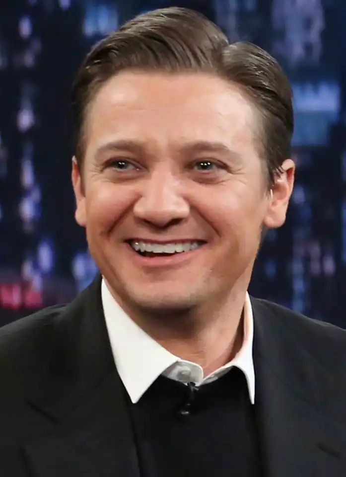 Jeremy Renner becomes a first-time dad