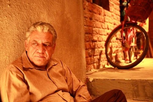 Om Puri recovering well from typhoid, discharged from hospital
