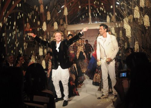 A standing ovation for Rohit Bal at LFWs grand finale