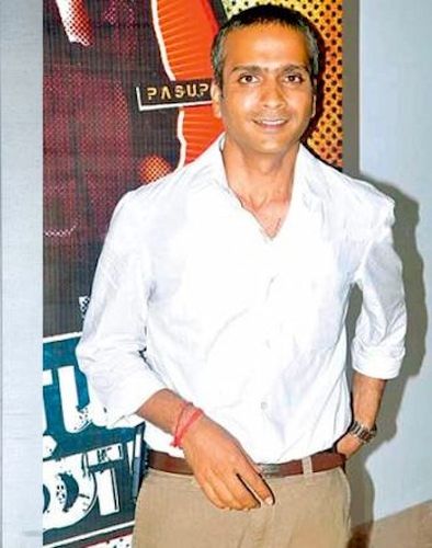 Charan plans to dub his Tamil blockbuster in Telugu