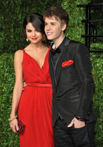 Bieber doesnt want to hide his romance with Gomez
