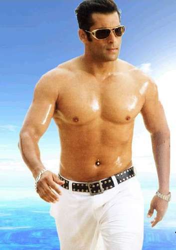 Salman to do item number in Ajay Devgans Son of Sardar