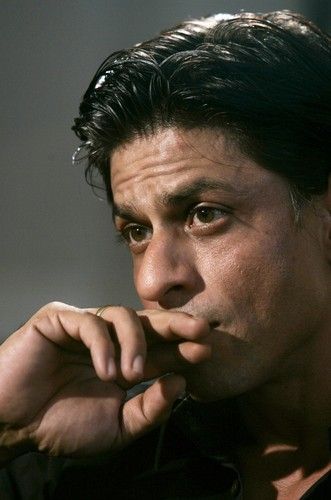 Shah Rukh Khans Wankhede act receives wide support from Bollywood fraternity
