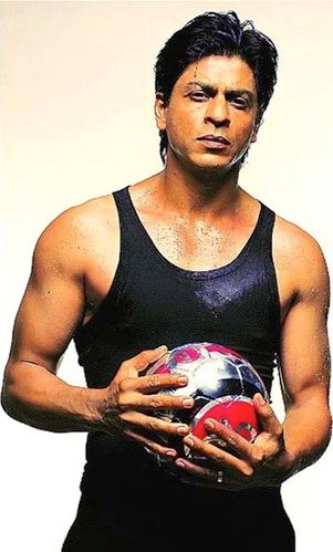 Shah Rukh Khan all set to focus on football now