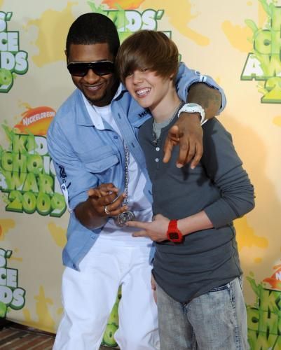 Usher advises Justin Bieber to enjoy his life, success