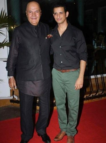 Prem Chopra celebrates son in law Sharmans Ferrari Ki Sawaaris success in style