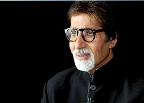 Amitabh Bachchan receives an unwanted guest at Jalsa