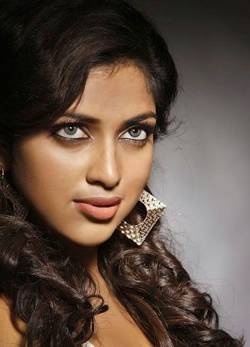 Amala Paul does her bit to make a corruption free India