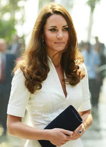 After Closer,  Italian mag Chi publishes Kate Middleton's topless photos