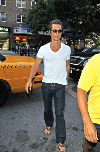 Matthew McConaughey sheds 30 pounds for his role in The Dallas Buyer's Club