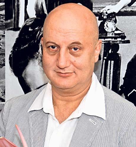Anupam Kher mistaken for driver by a Briton