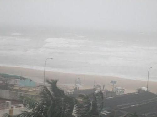Cyclone Nilam fails to scare Mani Ratnam
