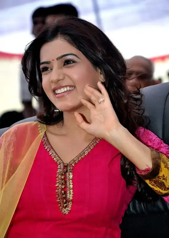 Samantha undergoes an image-makeover for Manam