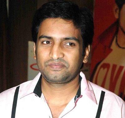 Santhanam’s controversial dialogue deleted from Endrendrum Punnagai