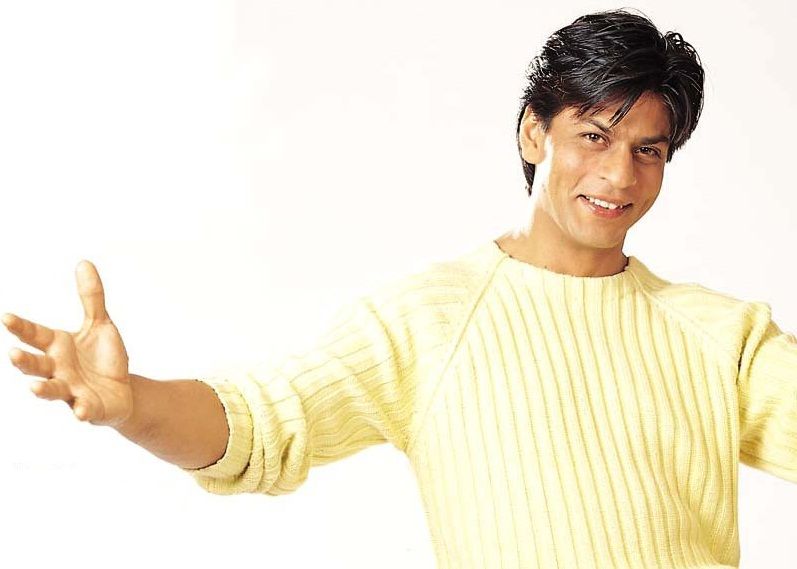 Change in weather strikes Shah Rukh Khan, down with fever
