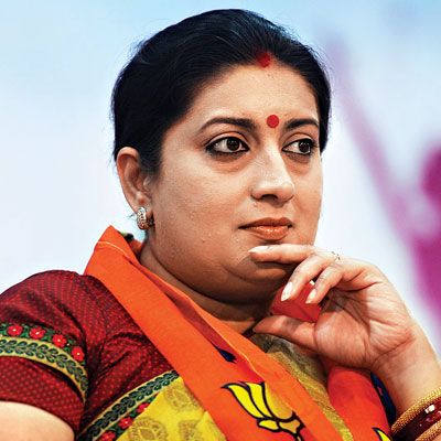Smriti Irani joins the crew of All Is Well, resumes shooting